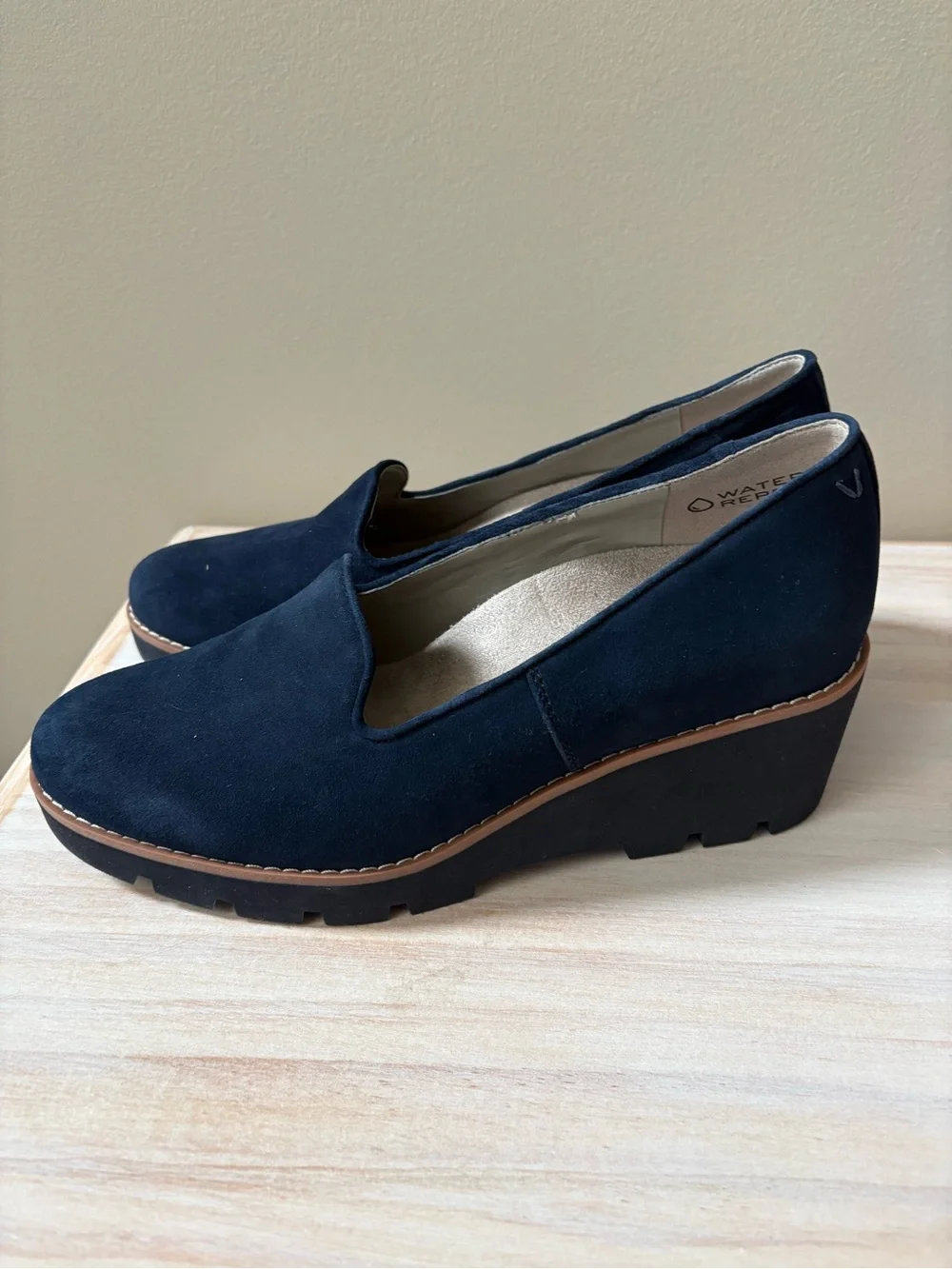 Vionic Willa Wedge Women's Slip-On Loafer Wedge Shoes Size 8.5